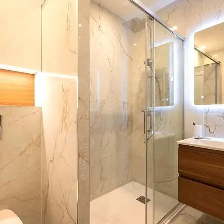 Elegant And Spacious Three-bedroom Apartamento París