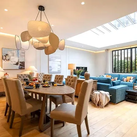 Elegant And Spacious Three-bedroom Apartamento *