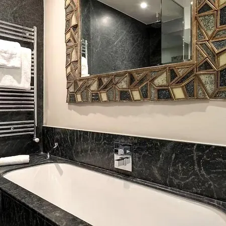 Elegant And Spacious Three-bedroom *