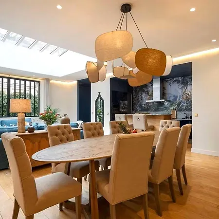 Elegant And Spacious Three-bedroom