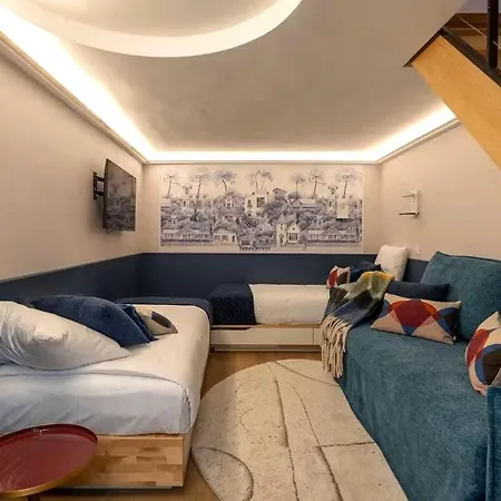 Elegant And Spacious Three-bedroom París
